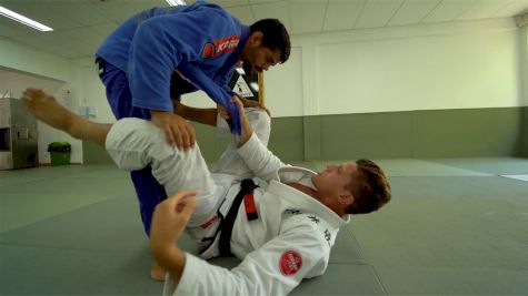 Meregali Plays Around With Lapel Berimbolo Variations