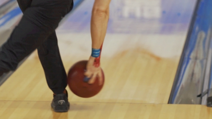 PBA Bowling Releases in Slow Motion (Watch the Pro's Hook the Bowling Ball)  