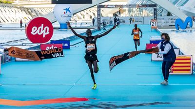 WORLD RECORD: Kibiwott Kandie 57:32 Valencia Half Marathon (Full Race Replay)