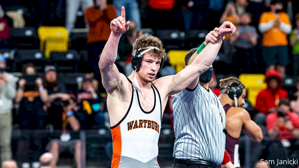 Briggs dominates, Wartburg rolls at NWCA D3 Championships