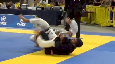 Leo Lara Sinks in Choke from Throw But Goes Out of Bounds
