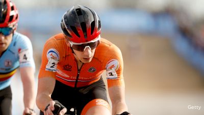 'Van Der Hole Shot' Lars Van Der Haar Takes Early Lead In Elite Men's 2022 UCI Cyclocross World Championships