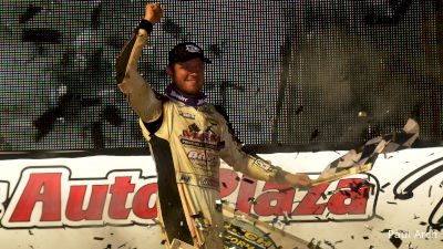 Marks Uses Last Lap Pass To Win Dirt Classic
