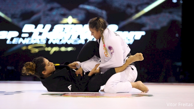 Pro Debut] - Hannette Staack (43-year-old jiu-jitsu legend) vs. Lorrany  Pinheiro - FINISH - (Shooto Brasil 111) - (2022.10.28) : r/WMMA