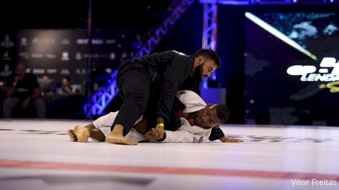 Pro Debut] - Hannette Staack (43-year-old jiu-jitsu legend) vs. Lorrany  Pinheiro - FINISH - (Shooto Brasil 111) - (2022.10.28) : r/WMMA