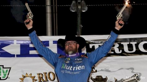 Two-Day Break Doesn't Slow Down Jonathan Davenport At Wild West Shootout