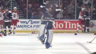 Goalie Fight: Lukas Parik vs. Chase Perry