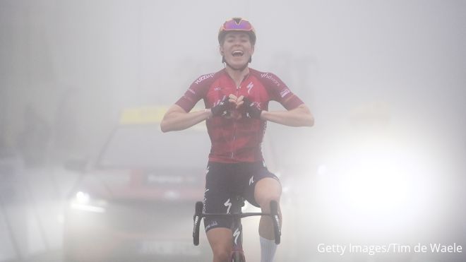 Vollering Grasps 2023 Tour de France Femmes Lead With Fog-Bound Victory