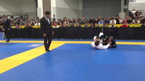Gabriel Duarte Panicali Mac.. vs Arthur Pucci 2025 World Master IBJJF Jiu-Jitsu Championship