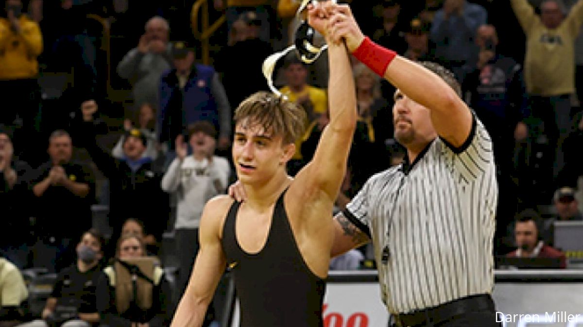 #21 Drake Ayala Starts With A BANG For Iowa vs #10 Kysen Terukina