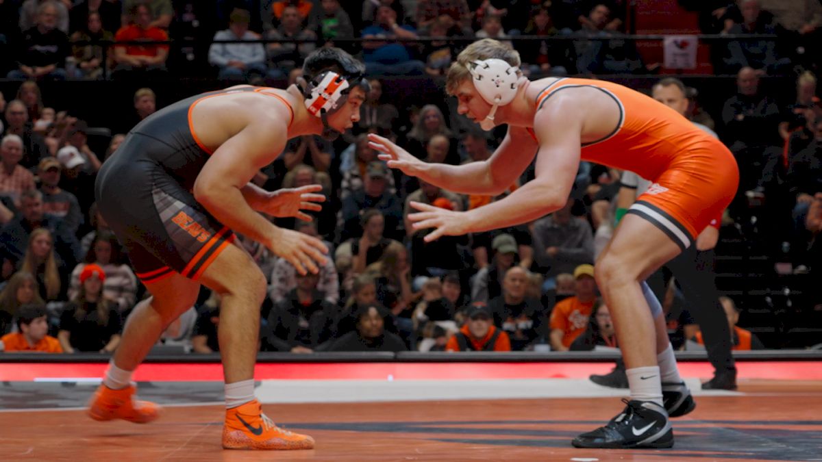 WATCH: #20 Luke Surber Upsets #5 Trey Munoz