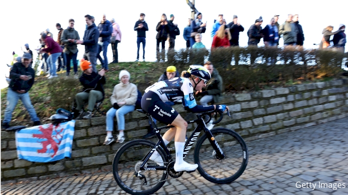 Marlen Reusser Movistar on the Muur van Geraardsbergen 2025 Omloop Het Nieuwsblad Women