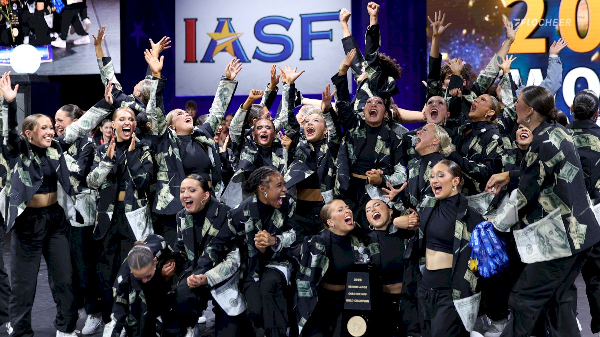 World Champion Photo Album: Pinky Promises With Star Performance Centre