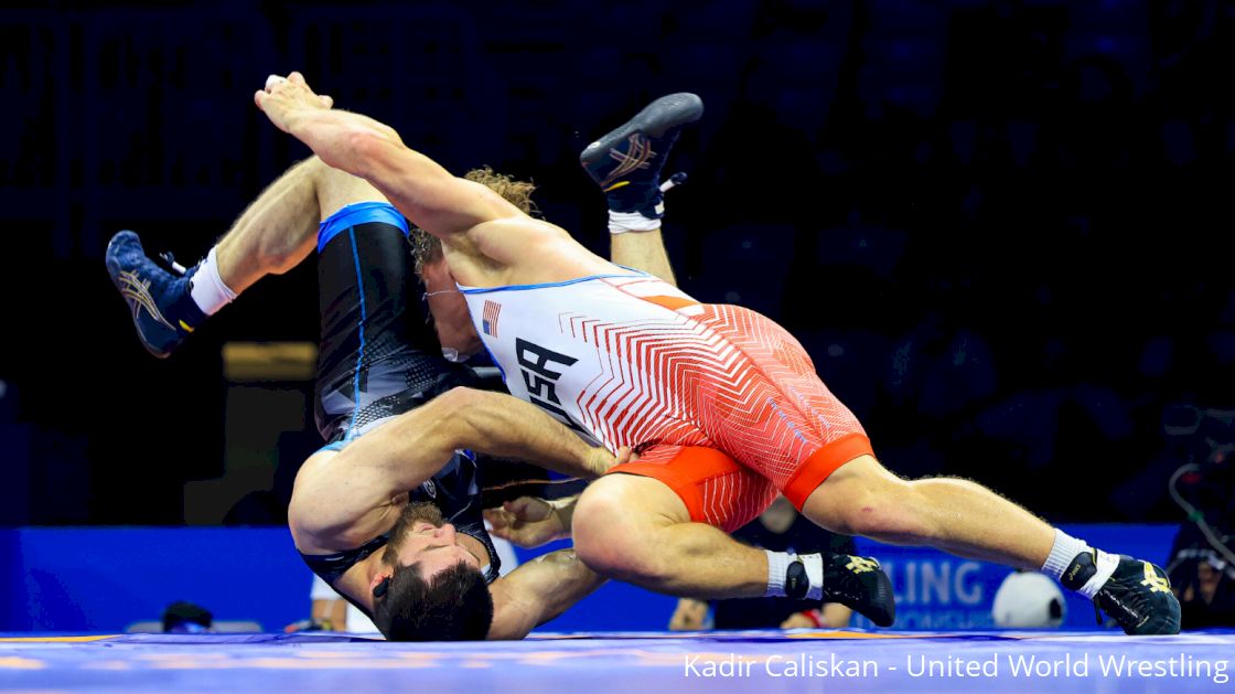 Insane Comeback Puts Hidlay On Top Of The Podium!