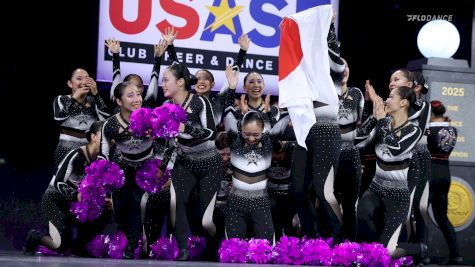 Shining Planets Take Gold: World Champ Photo Album