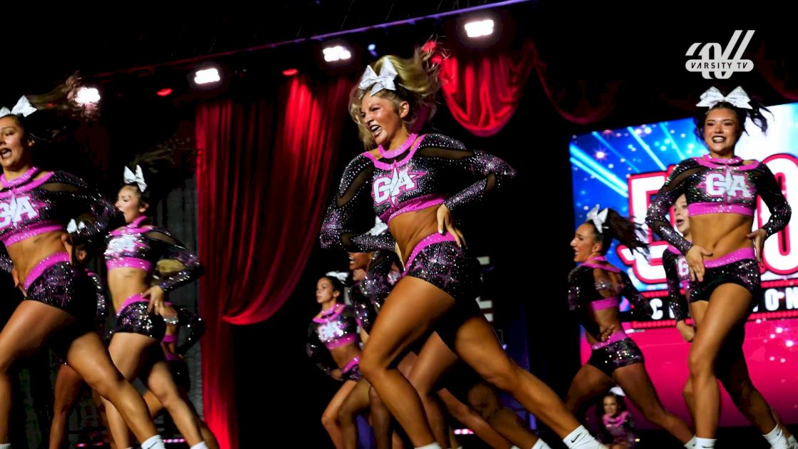 Lady Bullets Electrify The Crowd!