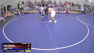 285 lbs Quarterfinal - Alex Johnson, Harrisburg High School vs David Finch, Lowell