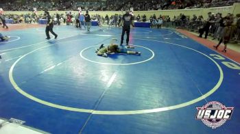 61 lbs Quarterfinal - Julien Mejia, Chickasha Youth Wrestling vs Blacyn Sellers, Elgin Wrestling