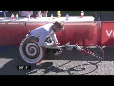 Wheelchair crash in London Marathon