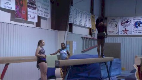 USA (Simone biles works beam dismount)