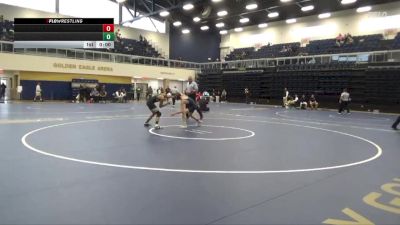 125 lbs Champ. Round 1 - Logan Hansen, Moorpark College vs Johny Navarrete, Cuesta College