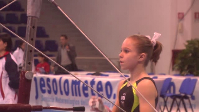 Tiny Ragan Smith Shows Big Bar Set, Day 2 Jesolo Training