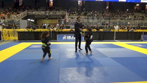 Riley Elise Juarez vs Mackenzie Brielle Coto 2025 Pan Kids Jiu-Jitsu IBJJF Championship