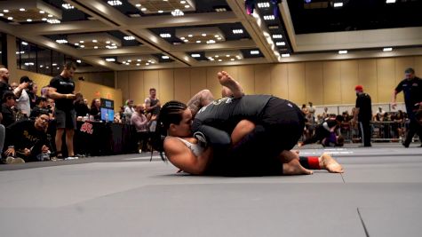 Lis Clay Turns Pass Defense into Guillotine Choke