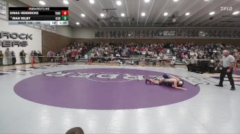 120 lbs Quarterfinal - Rian Selby, Glenrock vs Jonas Hendricks, Torrington