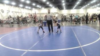 43 lbs Consi Of 8 #1 - Adonis Mota, Team Selma vs Molly Favela Altamirano, Sunnyside WC