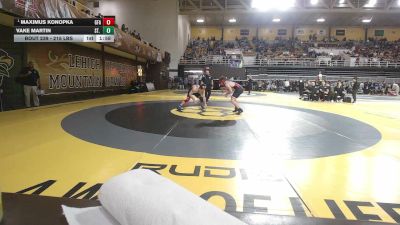 215 lbs Round Of 32 - Maximus Konopka, Greens Farms Academy vs Vake Martin, St. Christopher's School