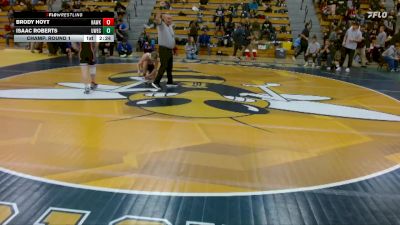 157 lbs Champ. Round 1 - Brody Hoyt, Hawkeye Community College vs Isaac Roberts, UW-Eau Claire