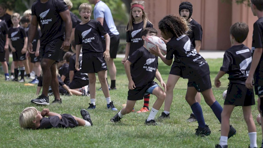 New Zealand All Blacks Host Youth Rugby Clinic In San Diego