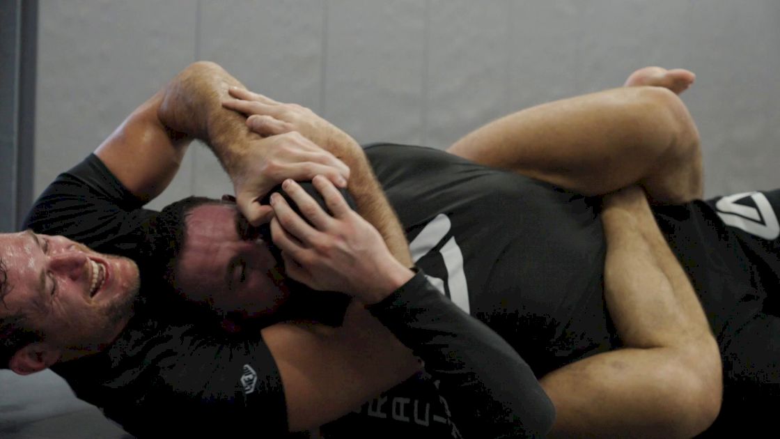 Roger Gracie Puts On A Back Control Clinic In No-Gi Rounds