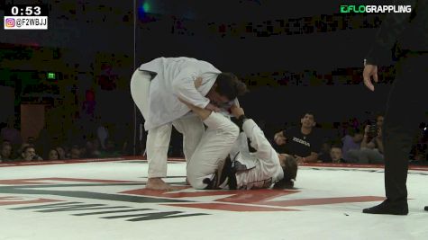 Nathiely De Jesus Hits Gabi Garcia With Two Attacks From Guard
