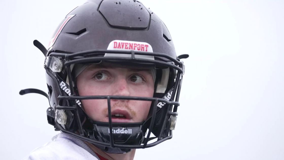 Big Things In Store For Davenport Football QB Mac Vandenhout