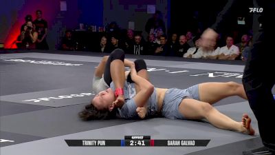 Sarah Galvão Submits Trinity Pun with an Armbar | WNO 30