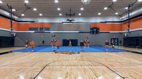 Coweta JH School - Coweta Junior High [Novice JH/MS Crowd Leading] 2025 NCA-NDA December Virtual Regional