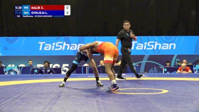 57 kg Qualif. - Sumit Malik, India vs Luka Gvinjilia, Georgia