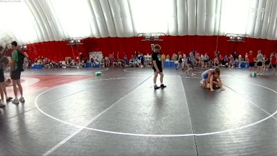 142-147 lbs Round 3 - Isaac Carnahan, Glenbard East vs Dylan Doherty, Zimmerman