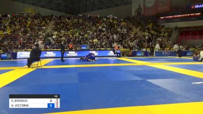 VENLA ORVOKKI LUUKKONEN vs ALISON VICTORIA TREMBLAY 2019 World Jiu-Jitsu IBJJF Championship