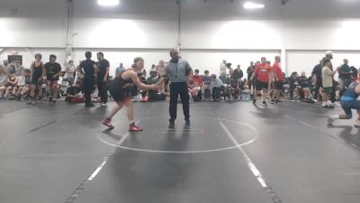 132 lbs Round 3 (4 Team) - Leo Saravia, Maryland Mallets vs Owen Boyle, Team Darkhorse
