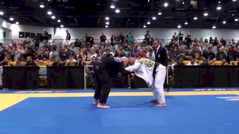 RENATO SAMPAIO TAVARES FILHO vs JAMES WHYTE IV 2019 World Master IBJJF Jiu-Jitsu Championship