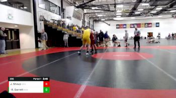 285 lbs Cons. Round 3 - Robert Garrett, Manchester vs Joe Shoup, Ohio Wesleyan University