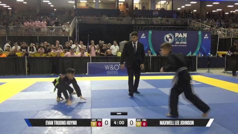 Maxwell Lee Johnson vs Evan Truong Huynh 2025 Pan Kids Jiu-Jitsu IBJJF Championship