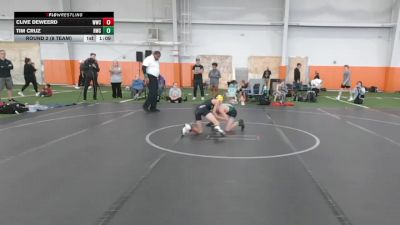 68 lbs Round 2 (8 Team) - Tim Cruz, Rogue WC vs Clive DeWeerd, Westshore WC
