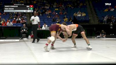 141 lbs Round 1 (16 Team) - Tom Crook, Virginia Tech vs Vance Vombaur, Minnesota