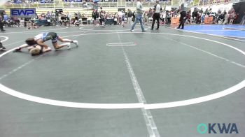 49 lbs Quarterfinal - Camden McCarley, Comanche Takedown Club vs Addilynn Quintero, Harrah Little League Wrestling