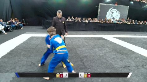 ENZO GABRIEL DE JESUS GHIRINGHEL vs VICTOR HUGO CARDOSO AUGUSTO 2026 CBJJE Brazilian Jiu-Jitsu Championship