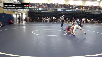 125 lbs Champ. Round 2 - Paulo Valdez, Victor Valley College vs Manny Flores Benitez, East Los Angeles College